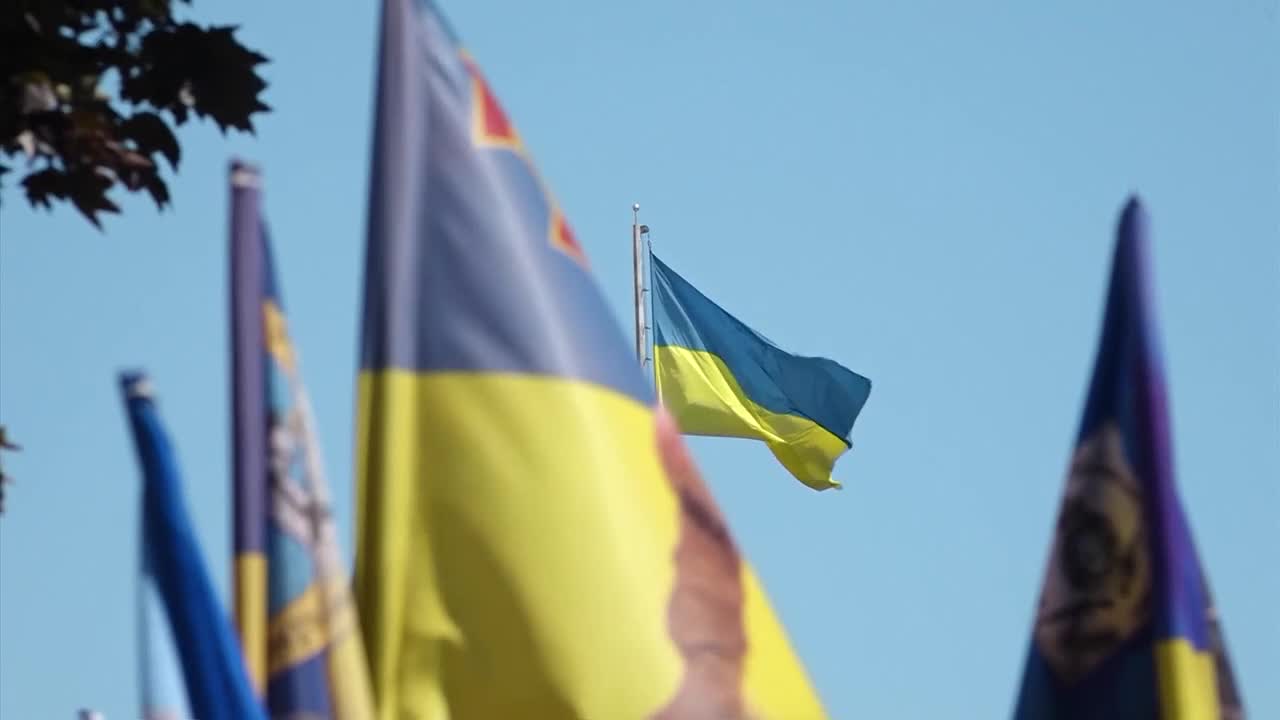 Líderes aliados de Ucrania rechazan parcialmente el plan de paz de Trump