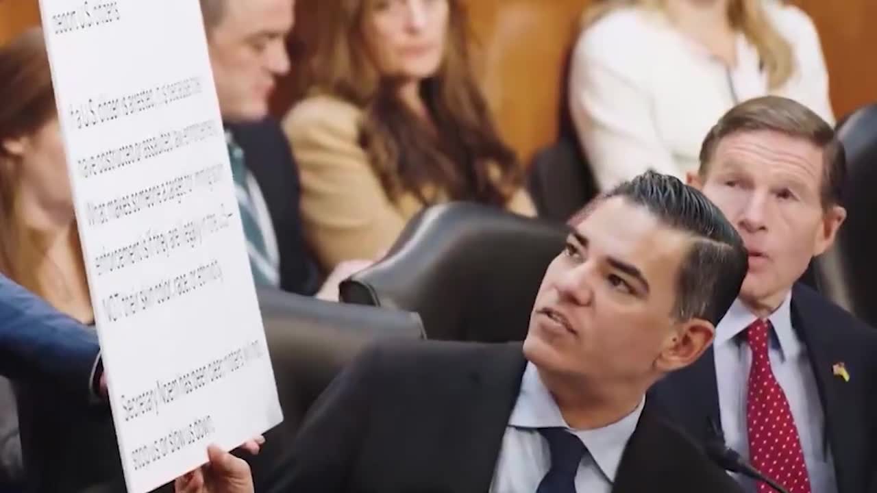 Los demócratas publican nuevas fotos de Epstein junto a Trump y otras figuras públicas