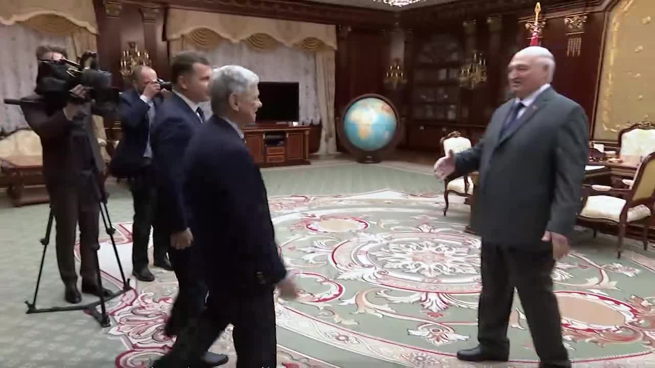 Bielorrusia indulta a premio Nobel de la Paz Ales Bialiatski junto a otros 122 presos políticos