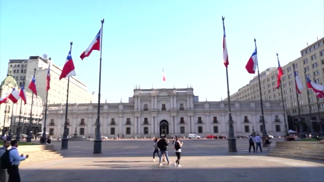 Los chilenos votan en la segunda vuelta de las elecciones presidenciales