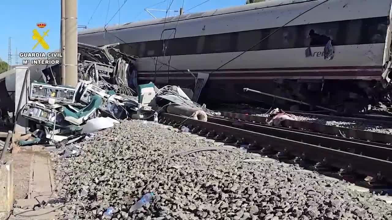 Ascienden a 40 las muertes en el accidente en Adamuz y se analizará la rotura del carril