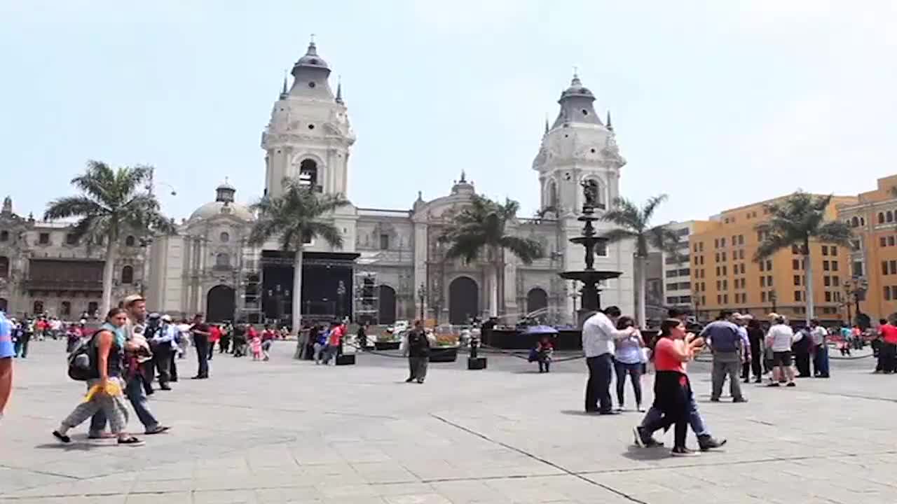 El Congreso de Perú aprueba una moción de censura contra el presidente