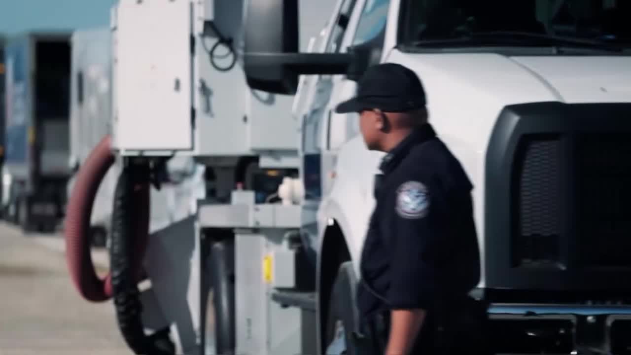 Aduanas de EEUU dejarán de recaudar desde mañana los aranceles anulados por el Supremo