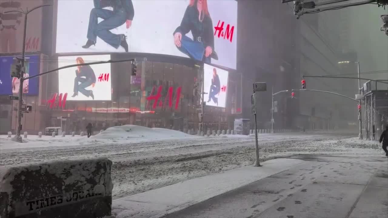 Nueva York, azotada por la peor tormenta de nieve de la década