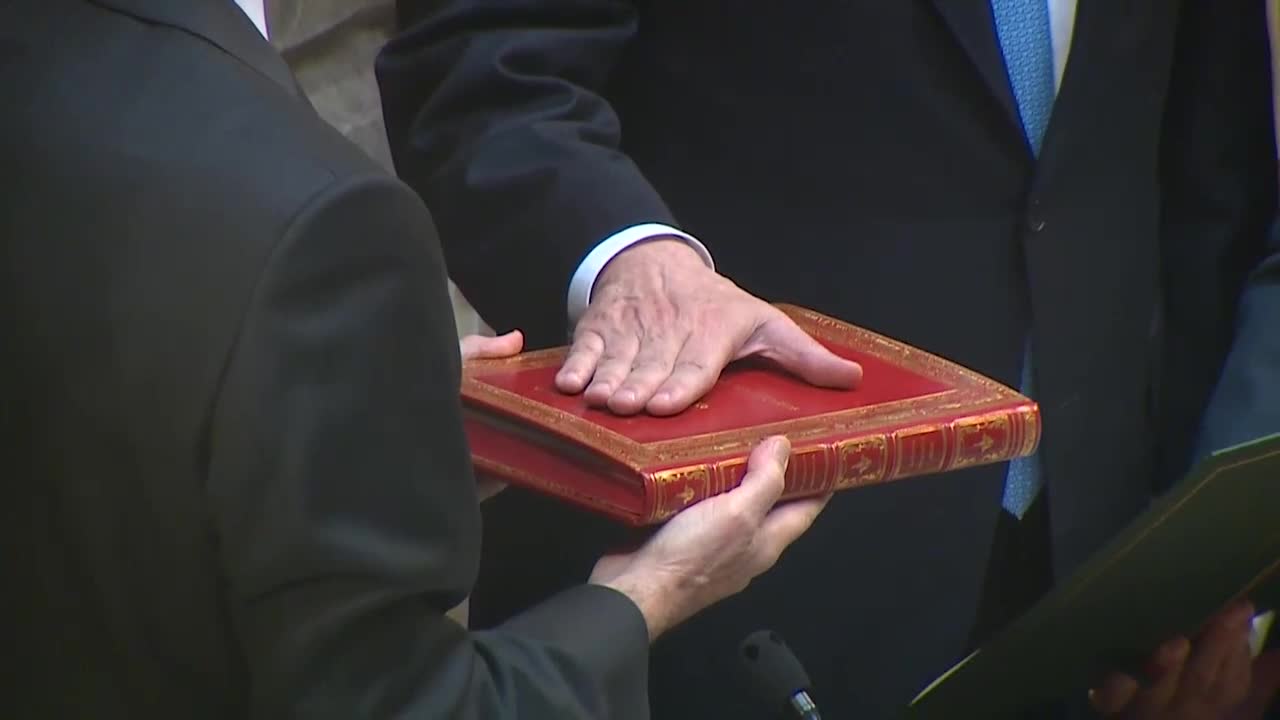 Seguro jura el cargo sobre la Constitución y promete ser el presidente de todos los portugueses