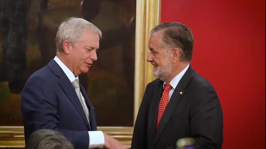 S.E. el Presidente de la República, José Antonio Kast Rist, encabeza su primer Consejo de Gabinete en el Palacio de La Moneda