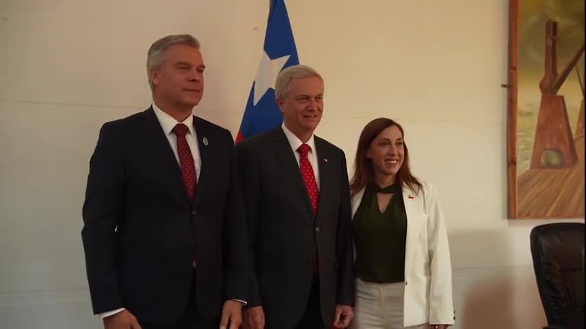 S.E. el Presidente de la República, José Antonio Kast Rist, visita Delegación Regional de Antofagasta y se reúne con alcalde