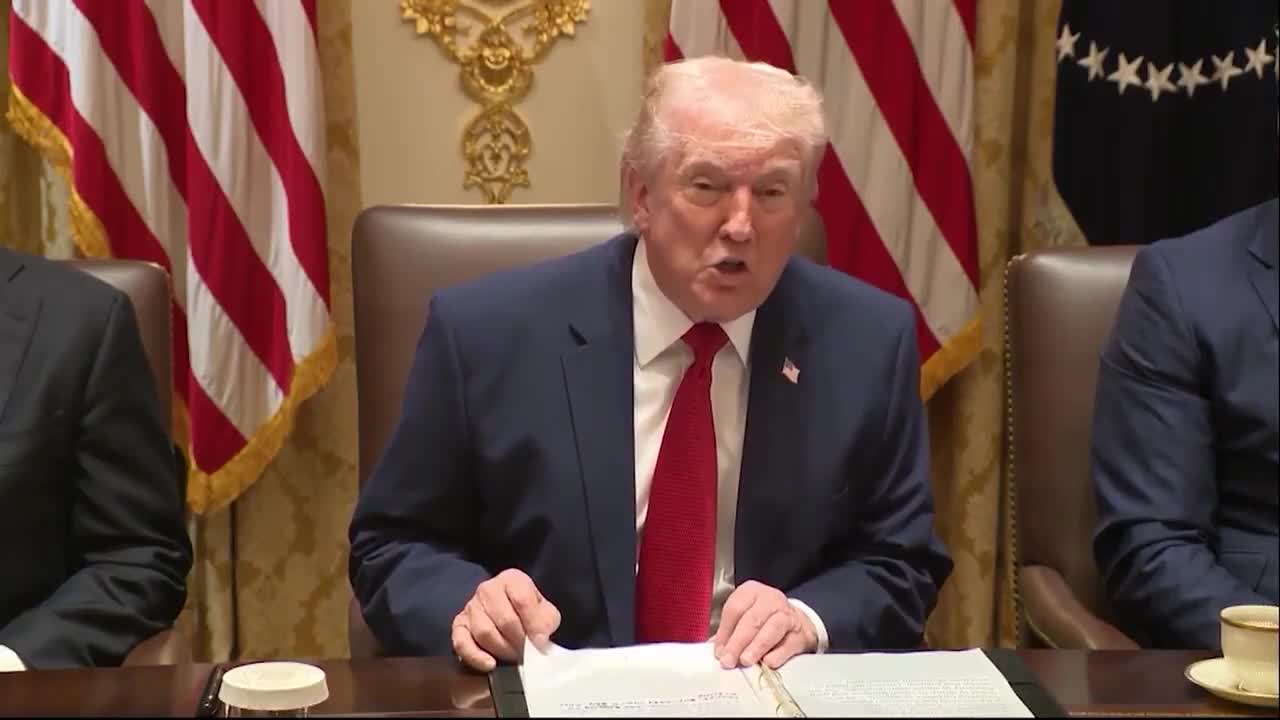 Trump afirma que Irán ha pedido un alto el fuego aunque el país asiático lo niega