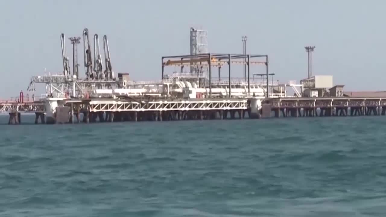 Irán abre fuego en Ormuz y vincula su diálogo con EEUU a la retirada del bloqueo del estrecho