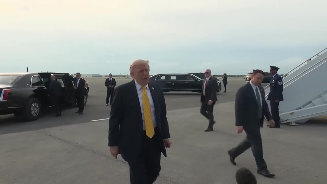 Trump anuncia una iniciativa humanitaria para permitir salida de buques atrapados en Ormuz