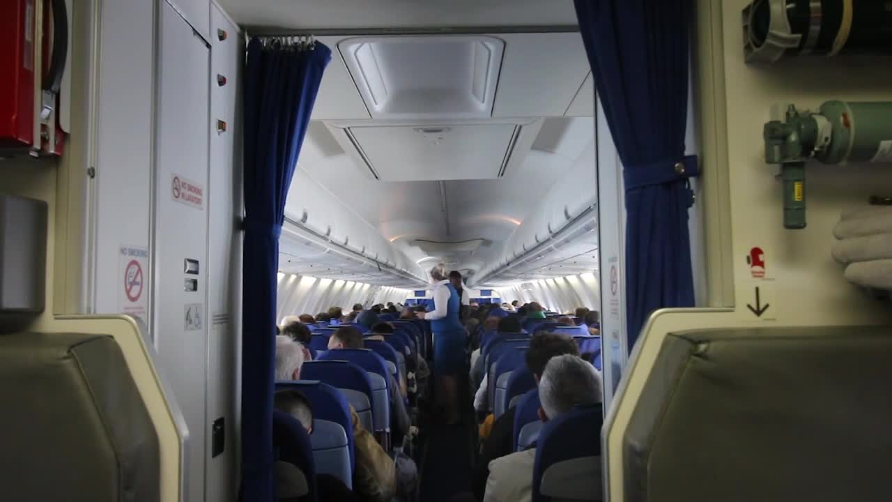Una azafata de un avión de KLM, hospitalizada en Ámsterdam por posible contagio por hantavirus