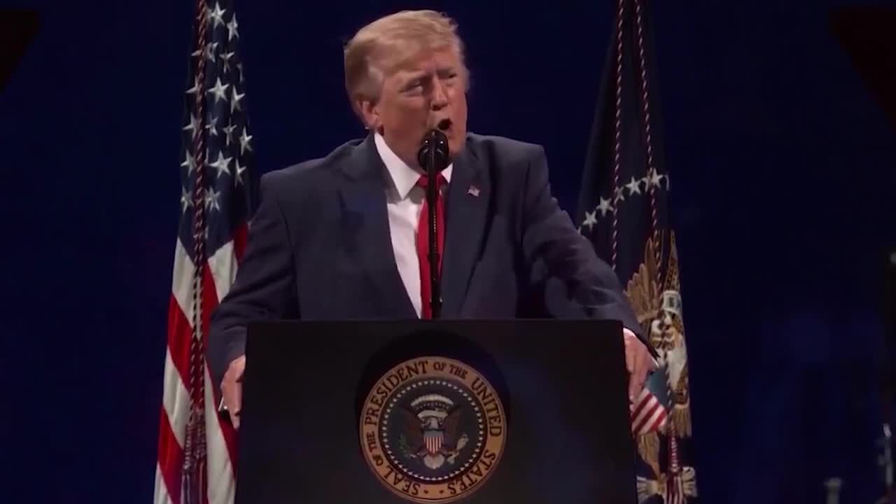 Trump cierra el aniversario de EEUU con fuegos artificiales y un nuevo ataque al comunismo