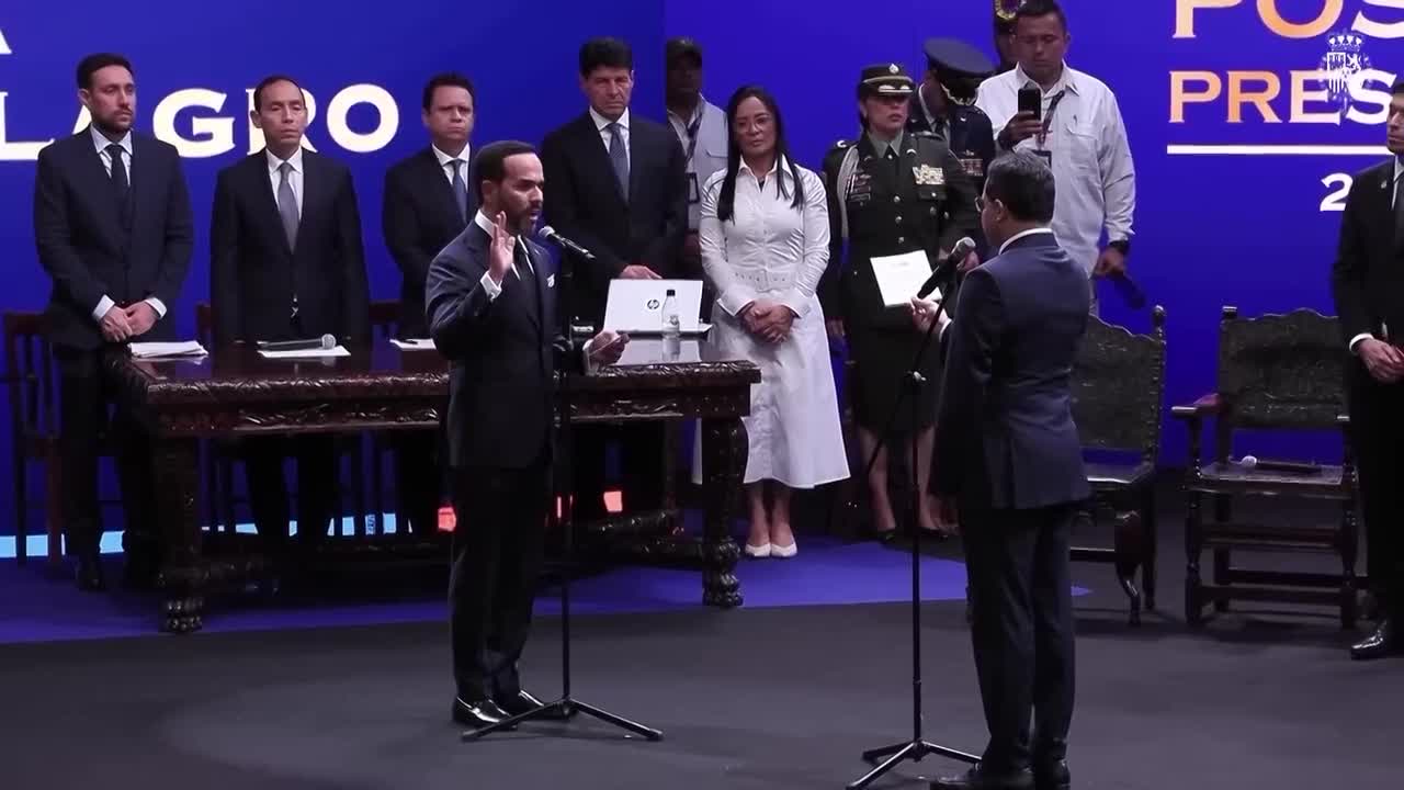 Abelardo de la Espriella es investido presidente de Colombia