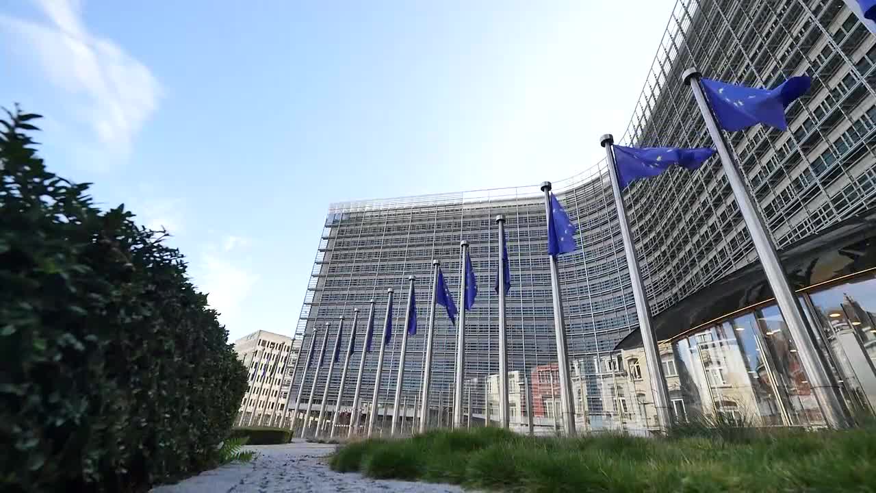 UE aplica desde hoy reglas para que los coches tengan un 25% de plástico reciclado en 10 años