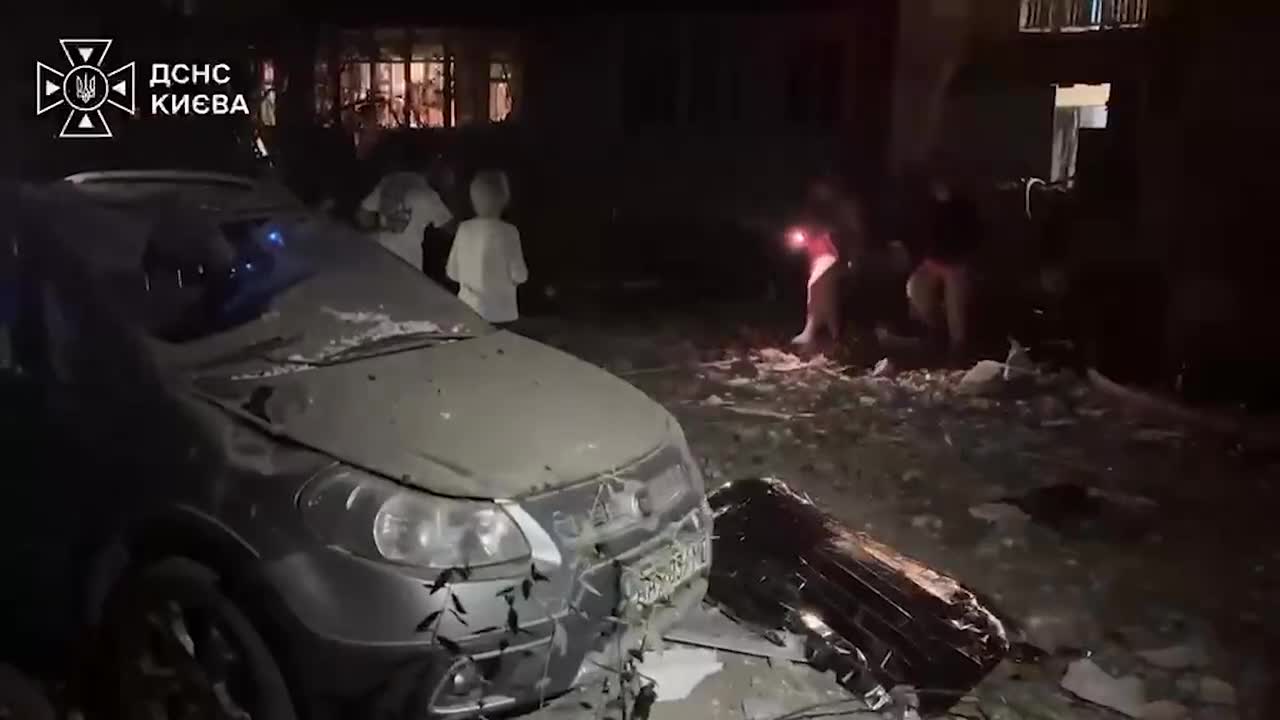Aumentan a 12 los muertos y 32 los heridos por los últimos ataques rusos contra Kiev