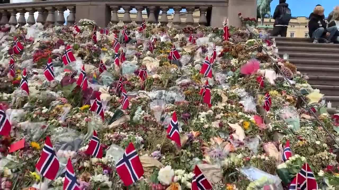 Miles de personas participan en Oslo en el funeral del rey Harald V de Noruega