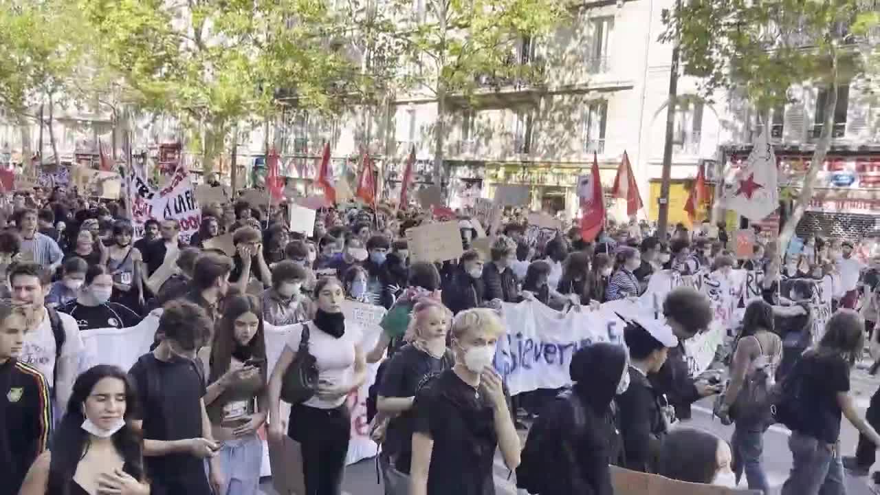 Los estudiantes mantienen la presión sobre el Gobierno con nuevas y masivas protestas
