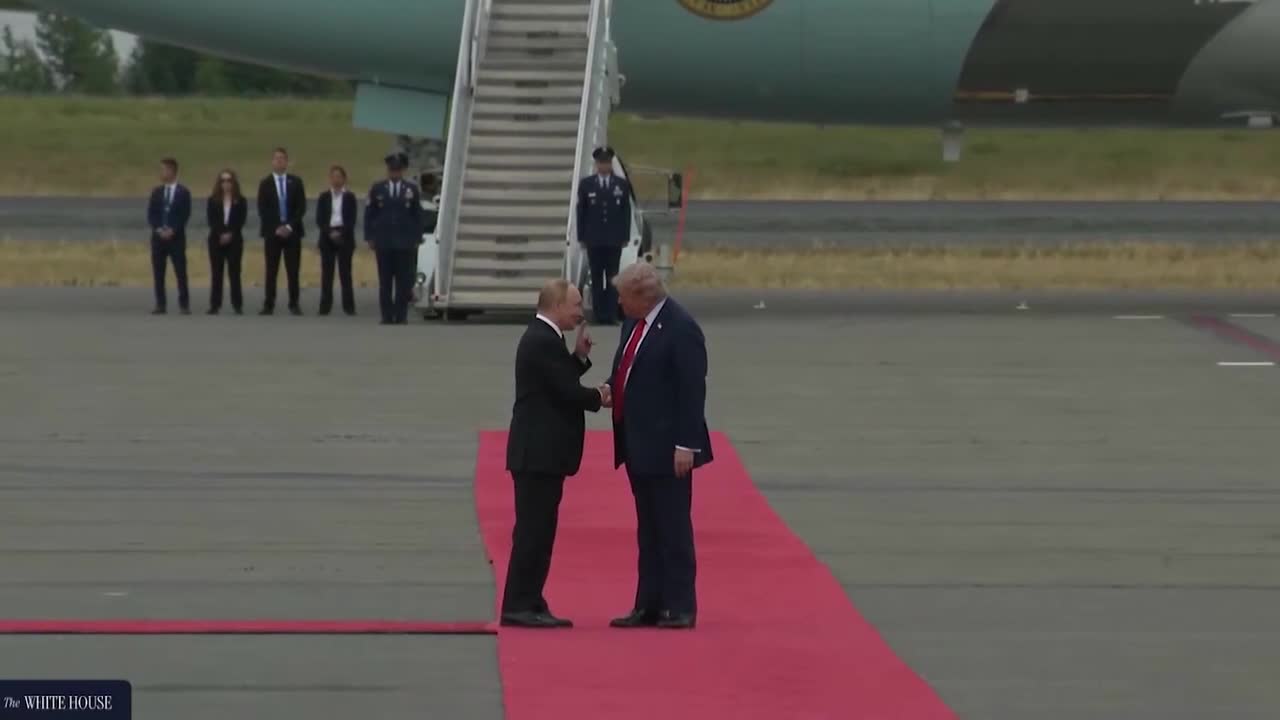 Trump anuncia que Rusia suministrará más de 300.000 toneladas de diésel a EEUU y al mundo