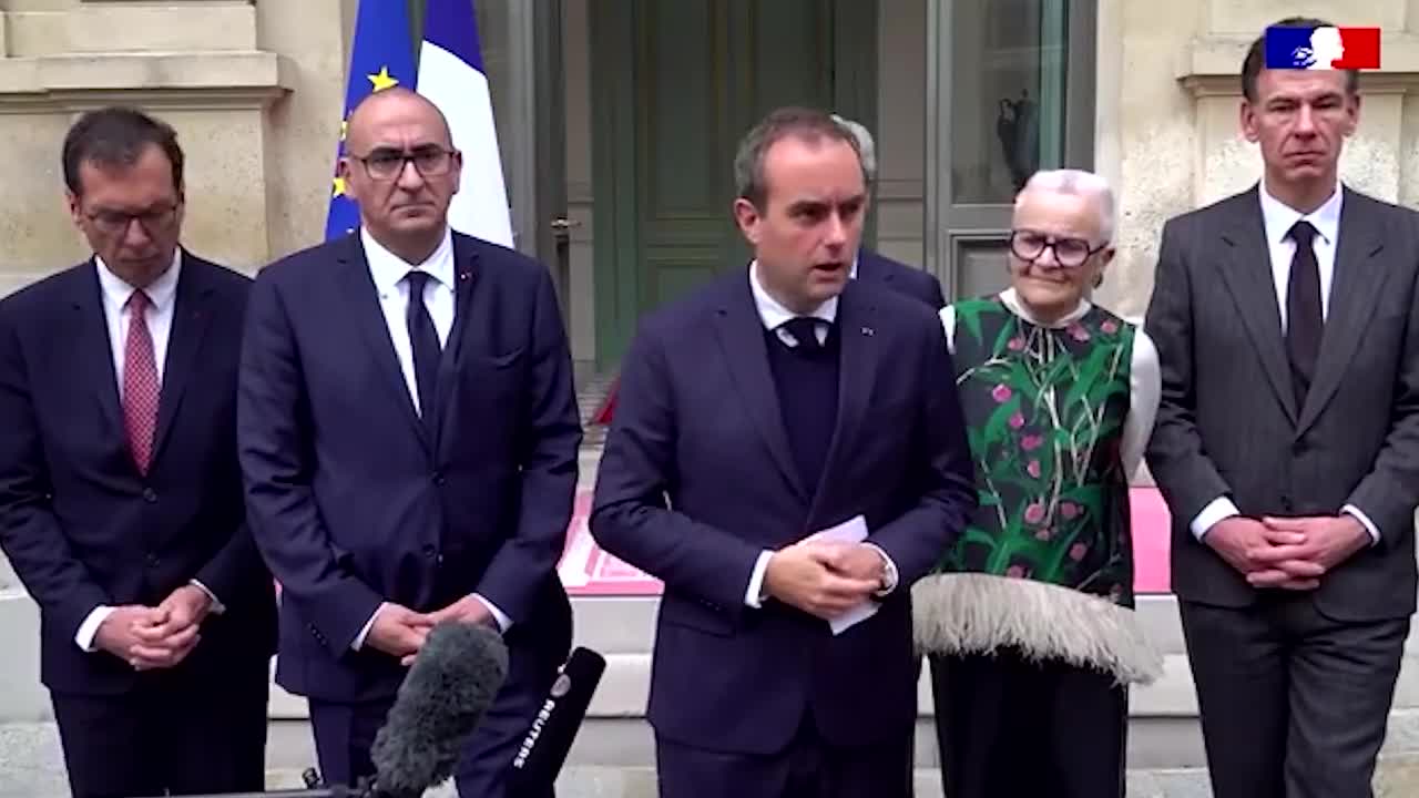 El Gobierno francés anuncia toques de queda 