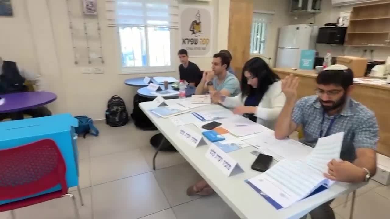 Netanyahu ganaría unas muy ajustadas elecciones legislativas en Israel según primeros sondeos